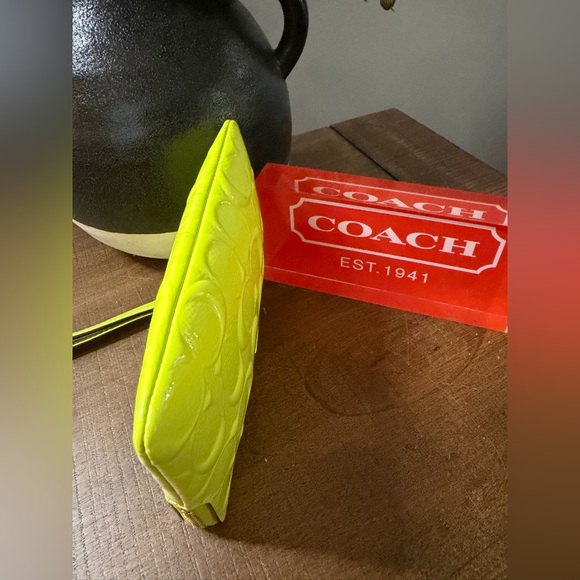 Coach Signature Neon Green Wristlet - Picture 5 of 8